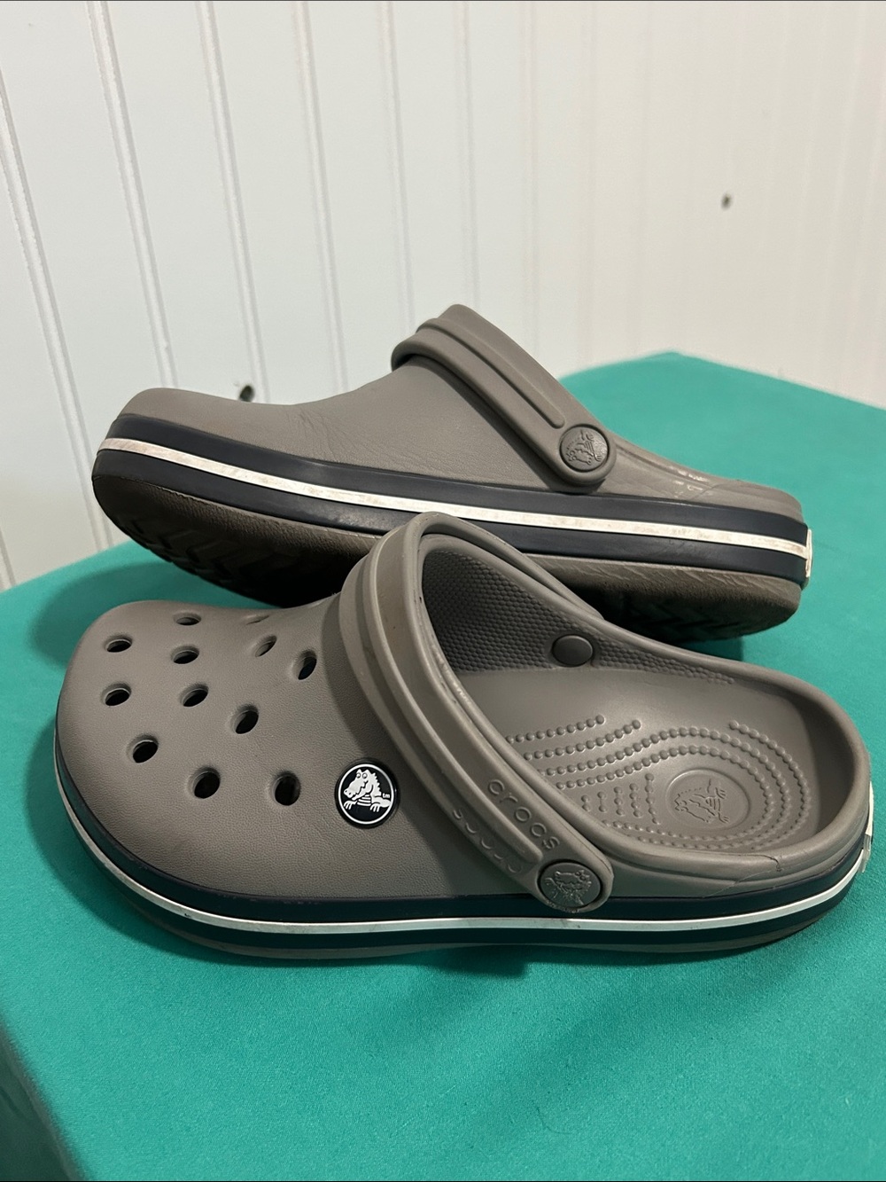 CROCS Kids’ Crocband Clog in light grey Sz: J3 - Picture 6 of 12